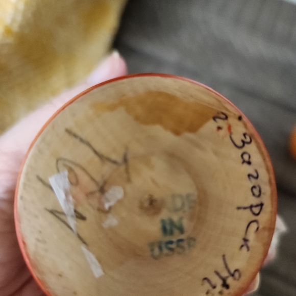 Vintage Russian Made in USSR Nesting Dolls 3 Piece Handpainted Set - Picture 5 of 6